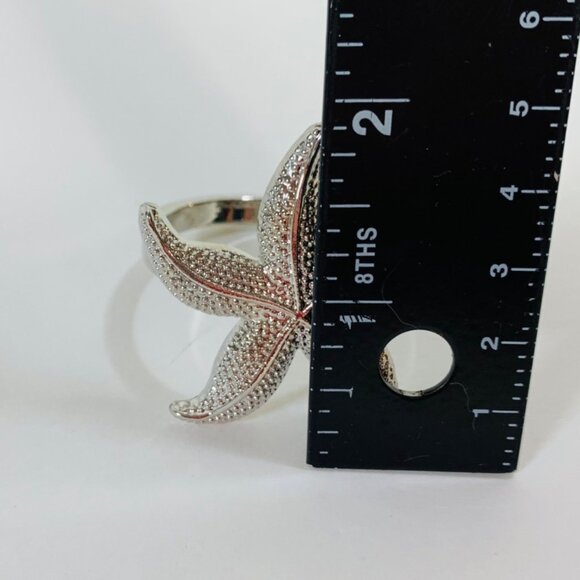 Coastal Starfish Napkin Ring Holder Set of 4 Silver Textured Table Beach Home - Picture 8 of 11